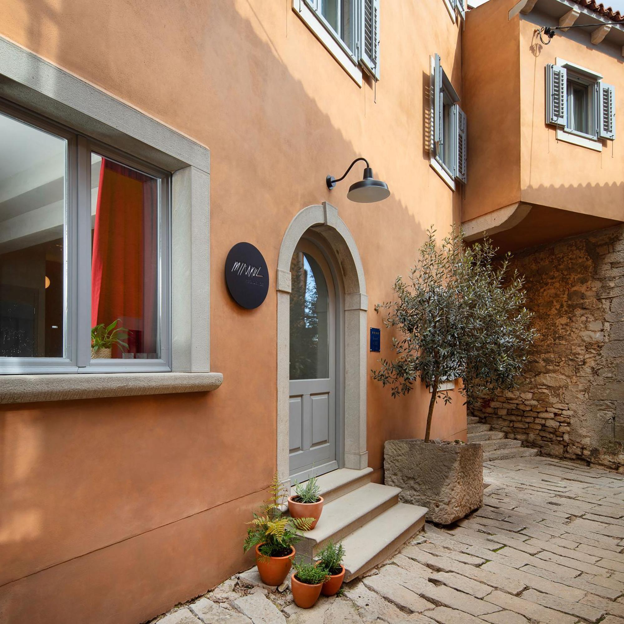 Mirakul Residence Labin  Bagian luar foto